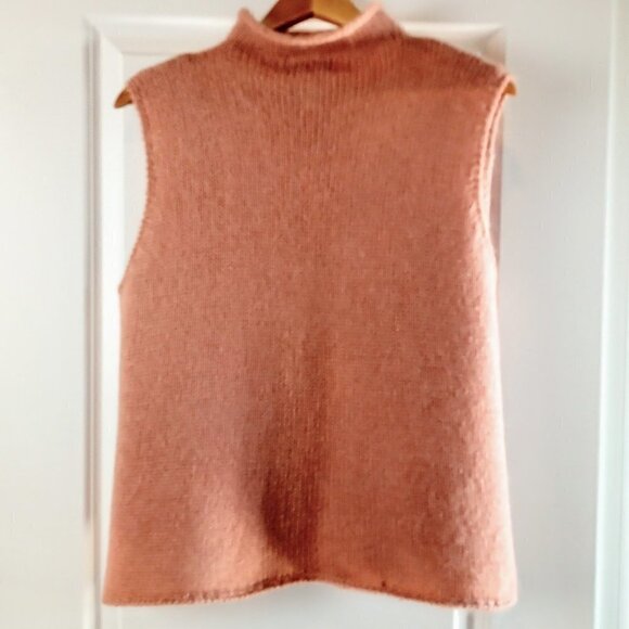 Due Per Due Chunky Cable Knit Sleeveless Sweater - Picture 2 of 4